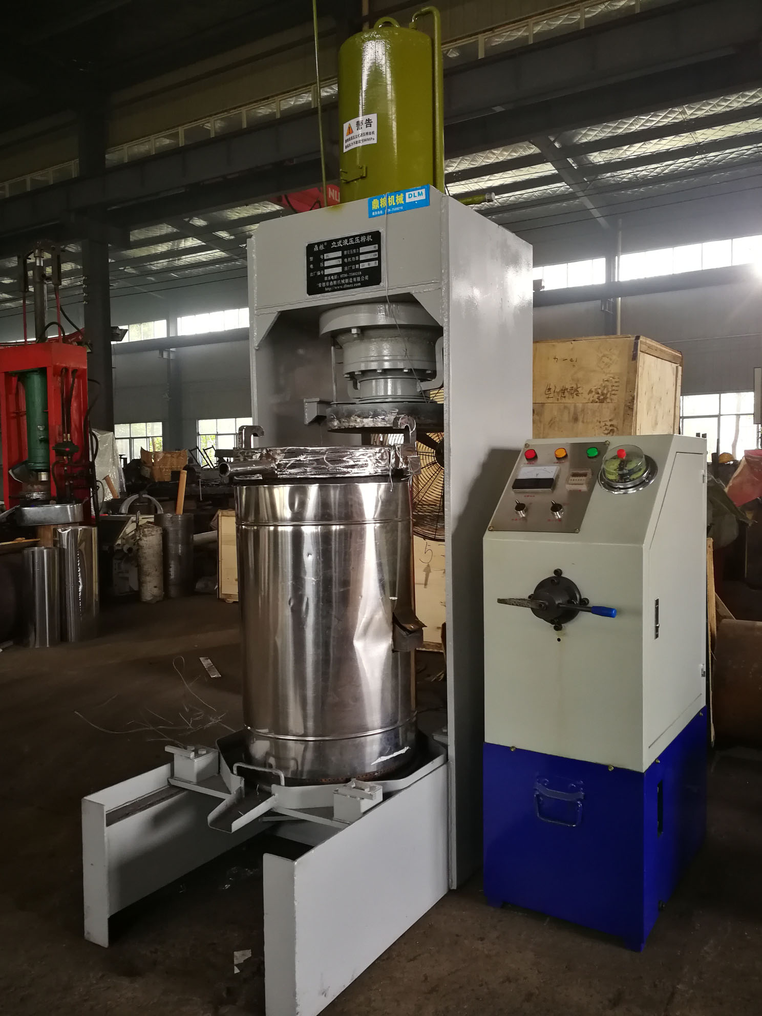 不銹鋼超高壓立式液壓壓榨機，果汁壓榨機，果渣壓榨機，藥材壓榨，油渣處理，白土壓榨